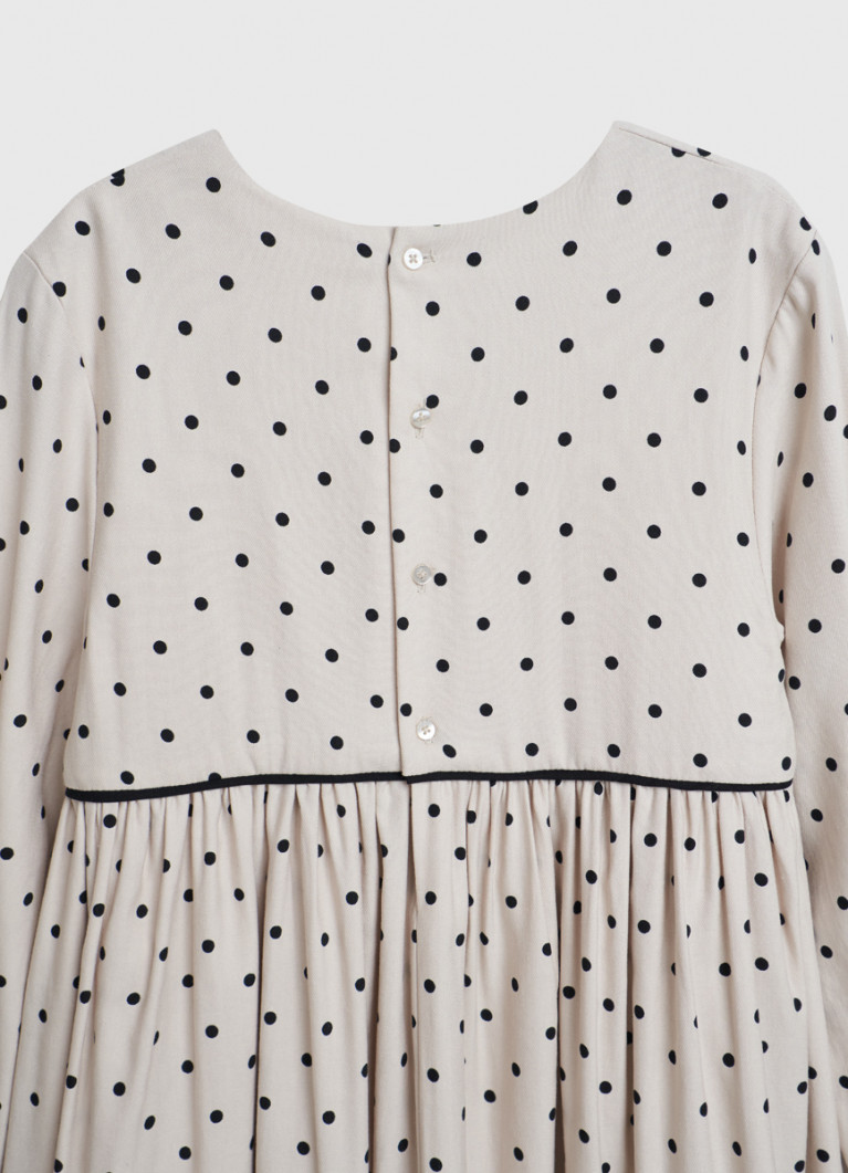 Төтенше анальды секс позициялары Үшбұрыш пішінді жалаңаш қыз