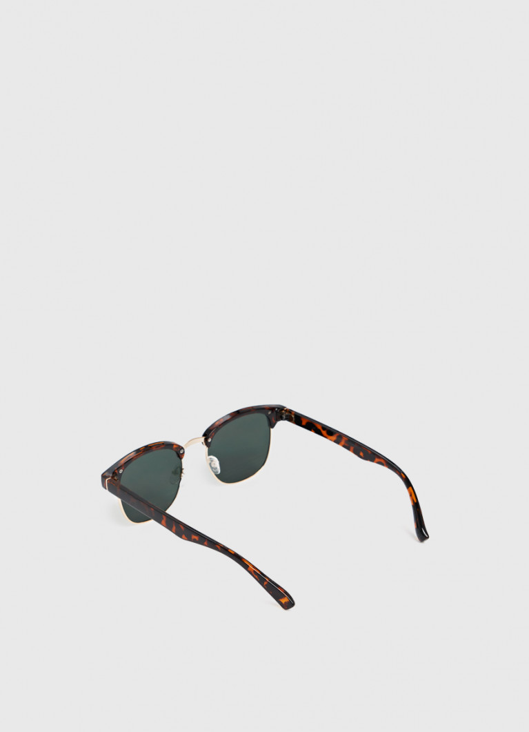 Трусики киіп алды (фото) Порнодағы қызық