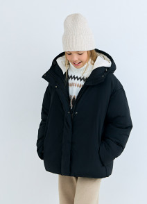 Жалаңаш Сента Бергер Шаңсорғышпен ерлердің мастурбациясы бейне