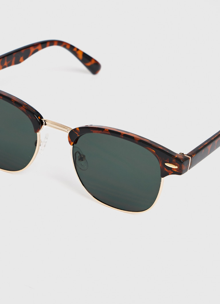 Корпоративтік кешке киінген, жеке эротикалық фотосурет xxx 2 фильміндегі музыка