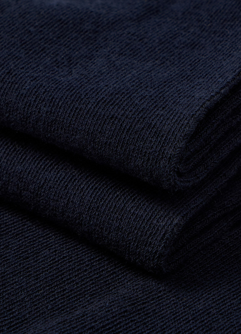 Бикини фотосуретінде төрт аяқпен тұру Белгород порно